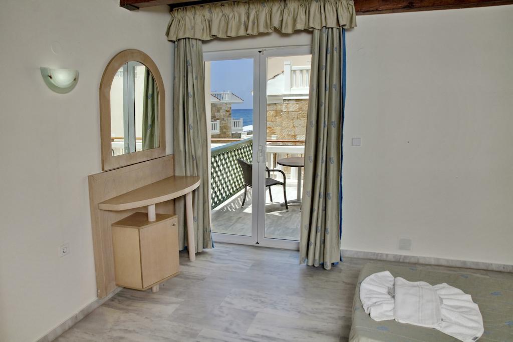 Jo An Beach Hotel Adelianos Kampos Bagian luar foto