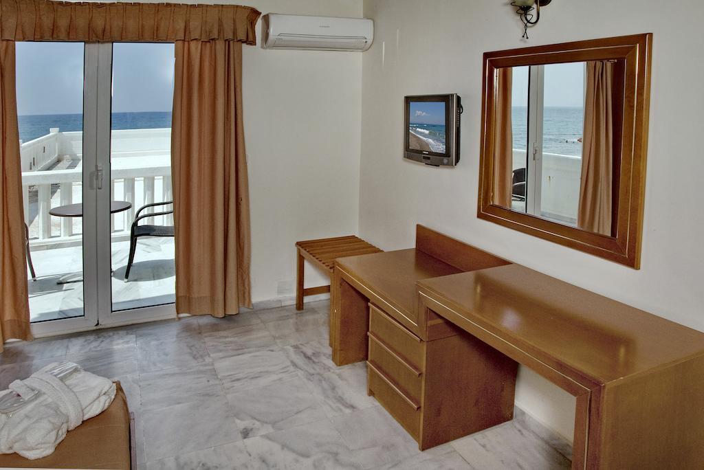 Jo An Beach Hotel Adelianos Kampos Bagian luar foto