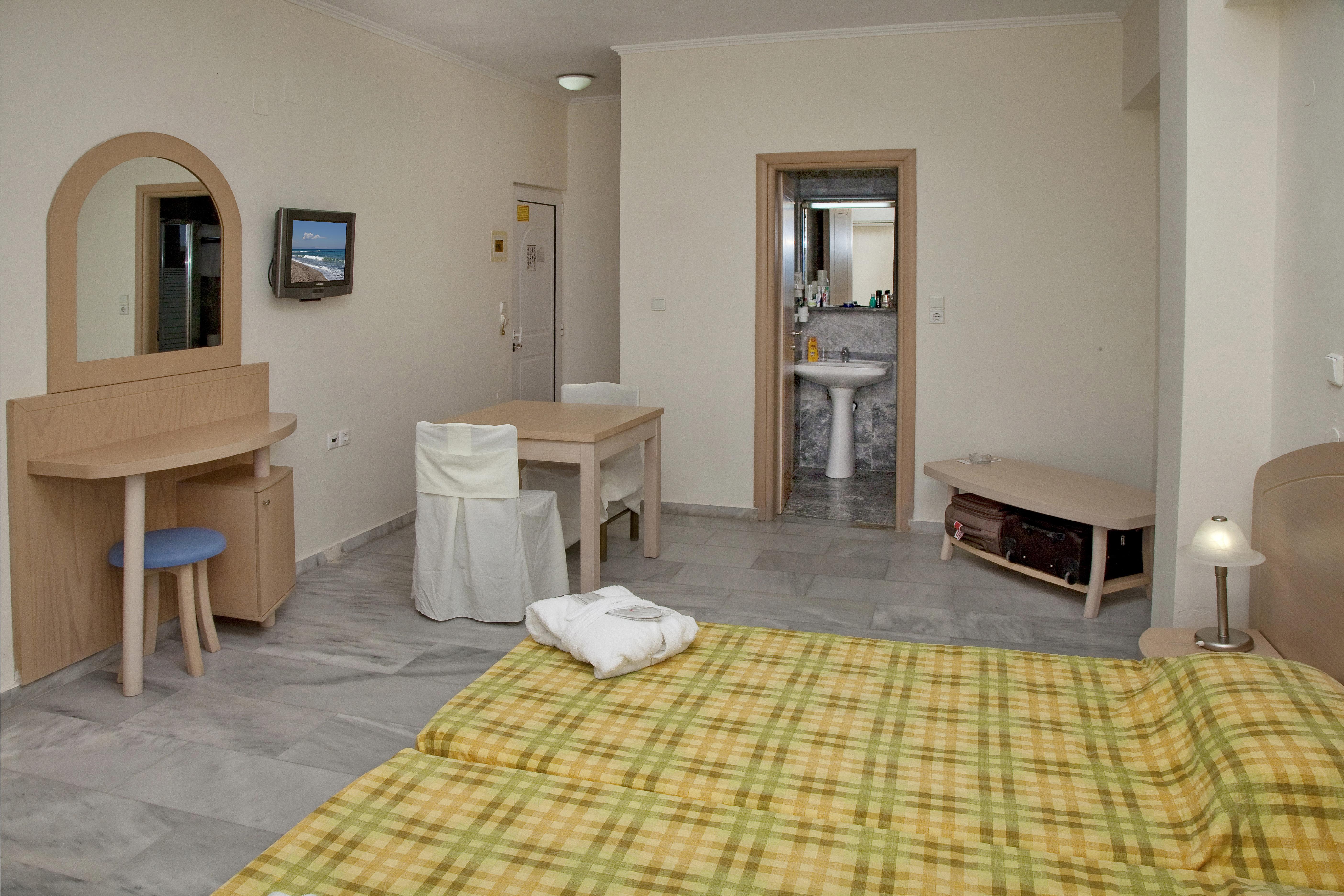 Jo An Beach Hotel Adelianos Kampos Bagian luar foto